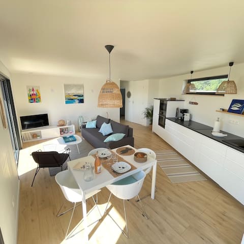 Top Airbnb: Ty Sables rental sea view in Locquirec