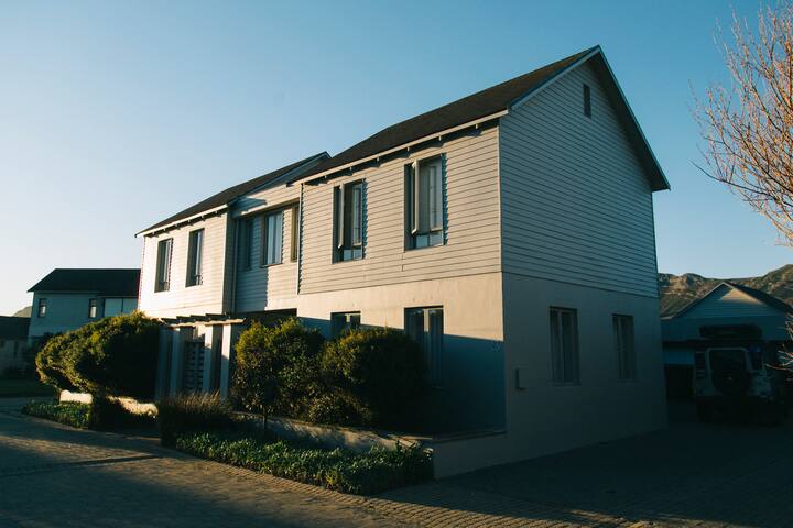 Contemporary family lake house gallery image 5