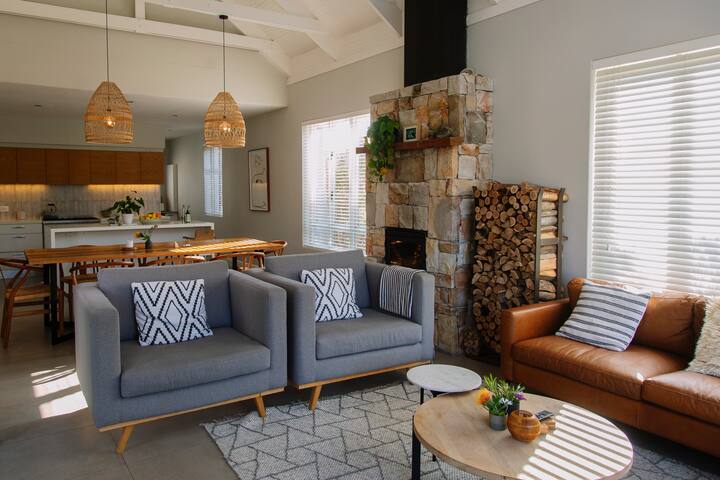 Contemporary family lake house