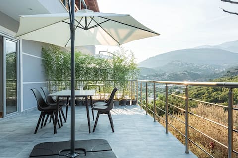 Golden Studio's 2 - Kitchen, Parking & Balcony