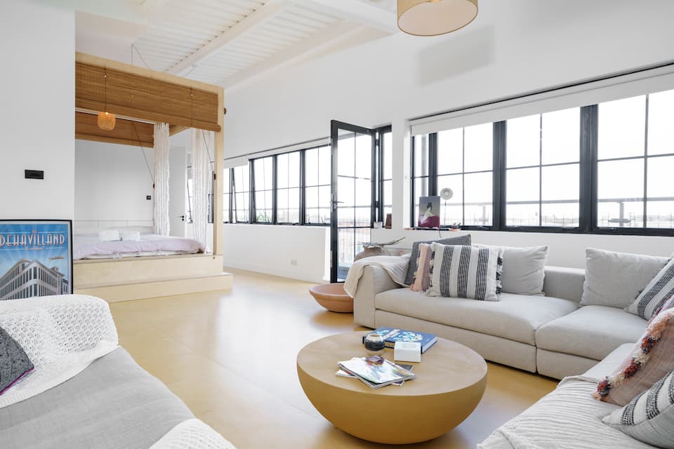 The Art Deco Loft Room — private room in an Art Deco loft with a yoga zone