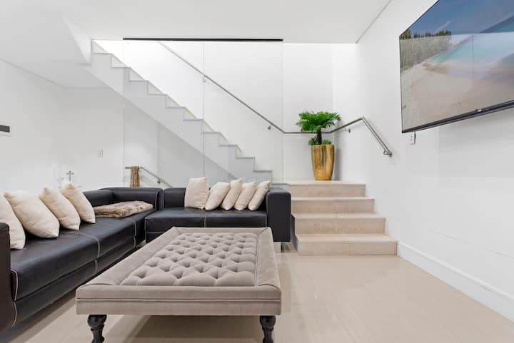 4level Luxury With Rooftop Oasis - Parramatta
