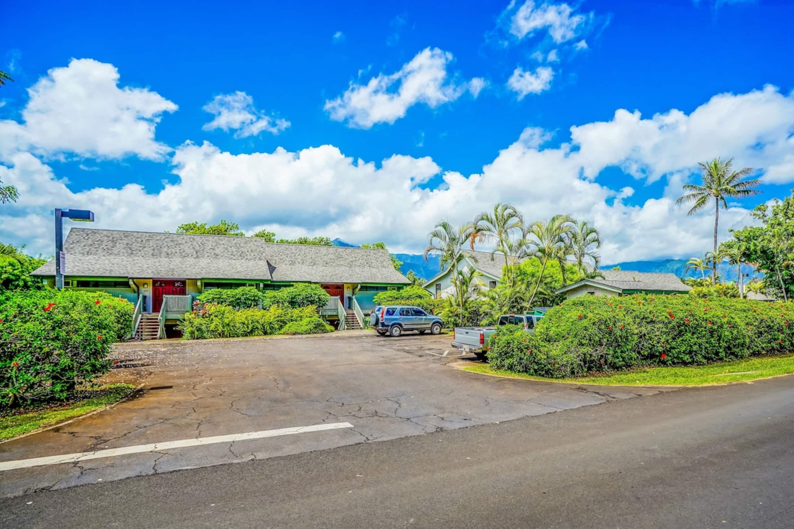 Ideal Island Gem W/ Lovely Lanai, Fast WiFi, Beach - Photo 9