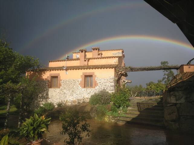 Casa con piscina, ideal para celebraciones gallery image 4