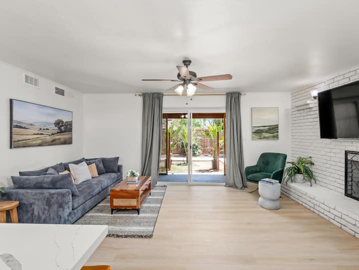The Sage Urban Retreat | Spacious, Garage Parking - Fresno, CA