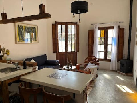 Top Airbnb: La Pulperia, a mountain hideaway en Villa Los Aromos