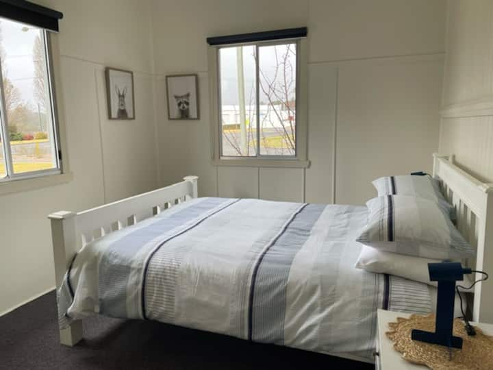 საძინებელი 1