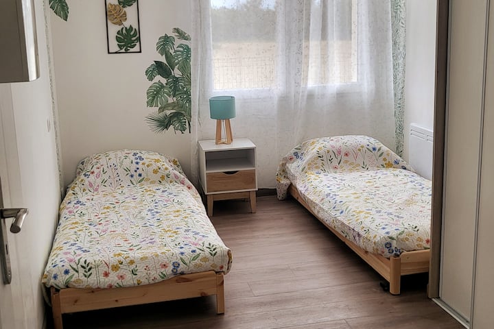 חדר שינה מודולרי 2 מיטות אדם אחד 90x200 או מיטה זוגית 180 x 200