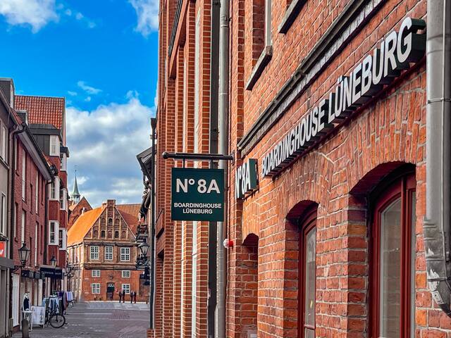 No8A BoardingHouse Lüneburg managed Airbnb listing 1
