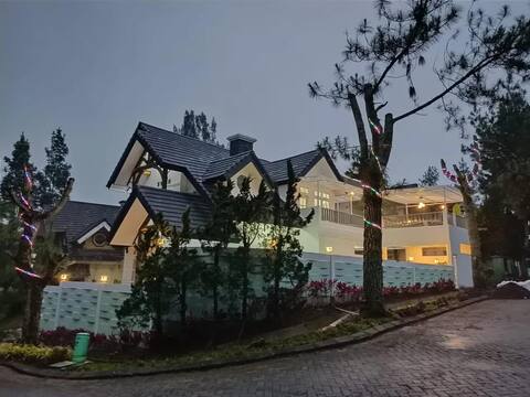 Villa Kota Bunga BB10 by Charles