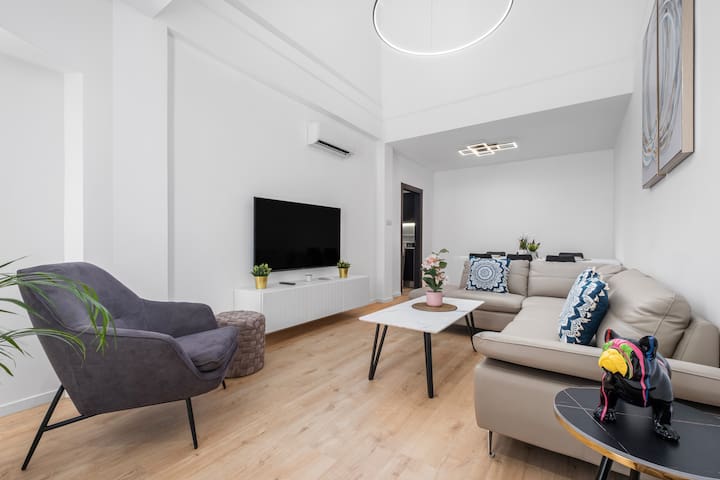 Lazuli Apartments managed Airbnb listing 1