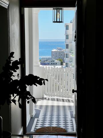 Sea Point Cottage on the Hill