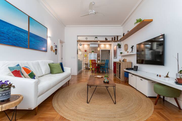 Cozy & Big 3bed a few blocks from Copacabana Beach