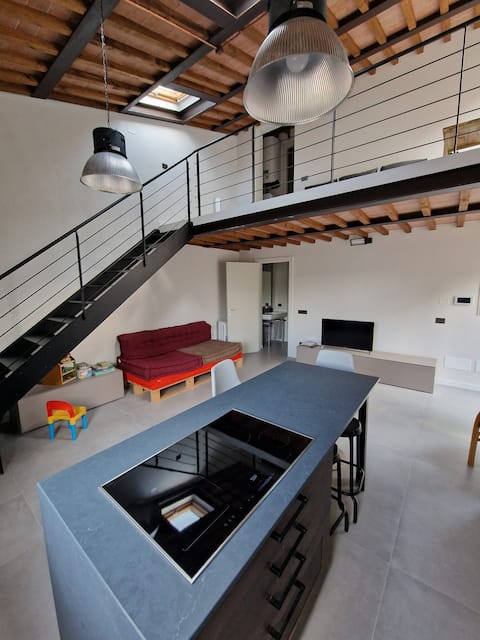 La Giravolta Loft- Urban - in the heart of Tuscany