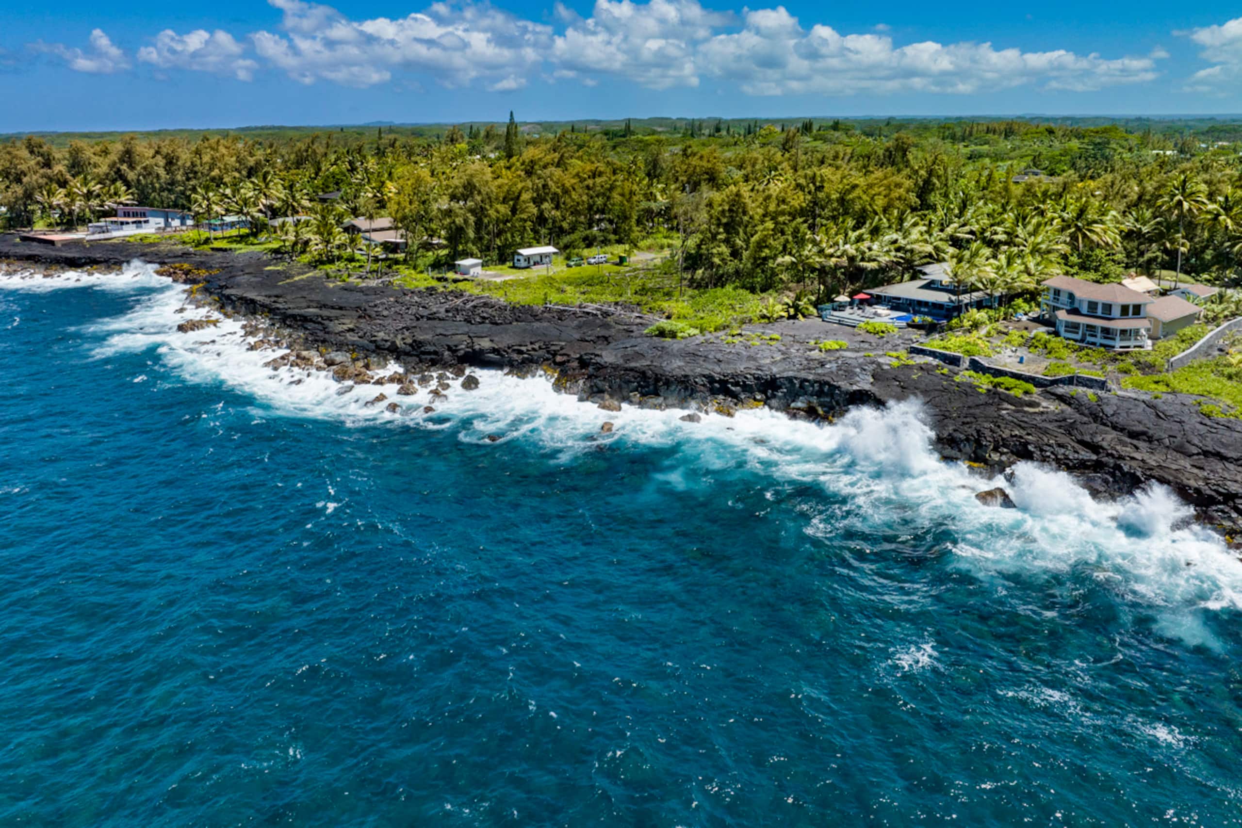 Home in Keaau · ★4.71 · 4 bedrooms · 4 beds · 5 baths - Image 74