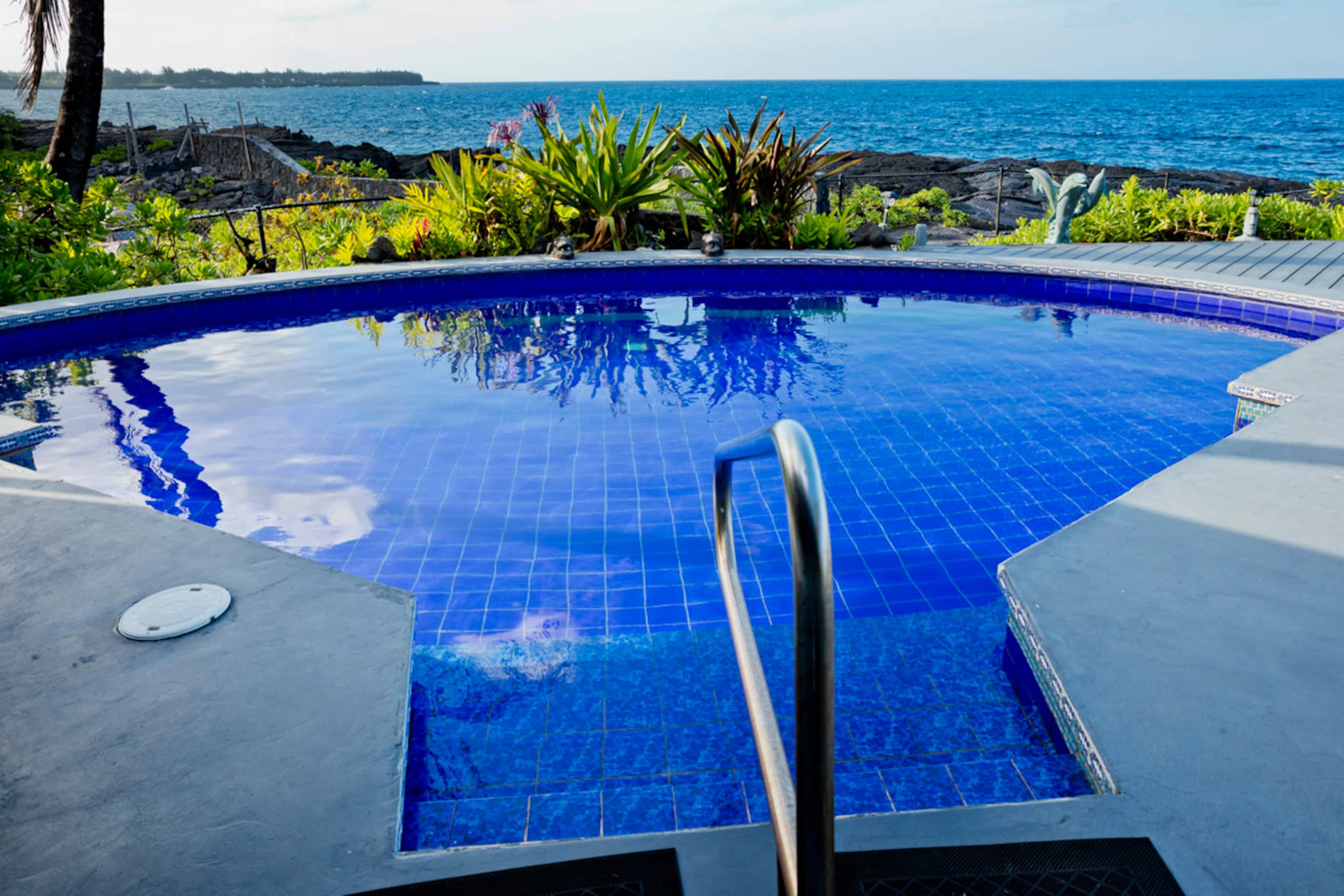 Home in Keaau · ★4.71 · 4 bedrooms · 4 beds · 5 baths - Image 39