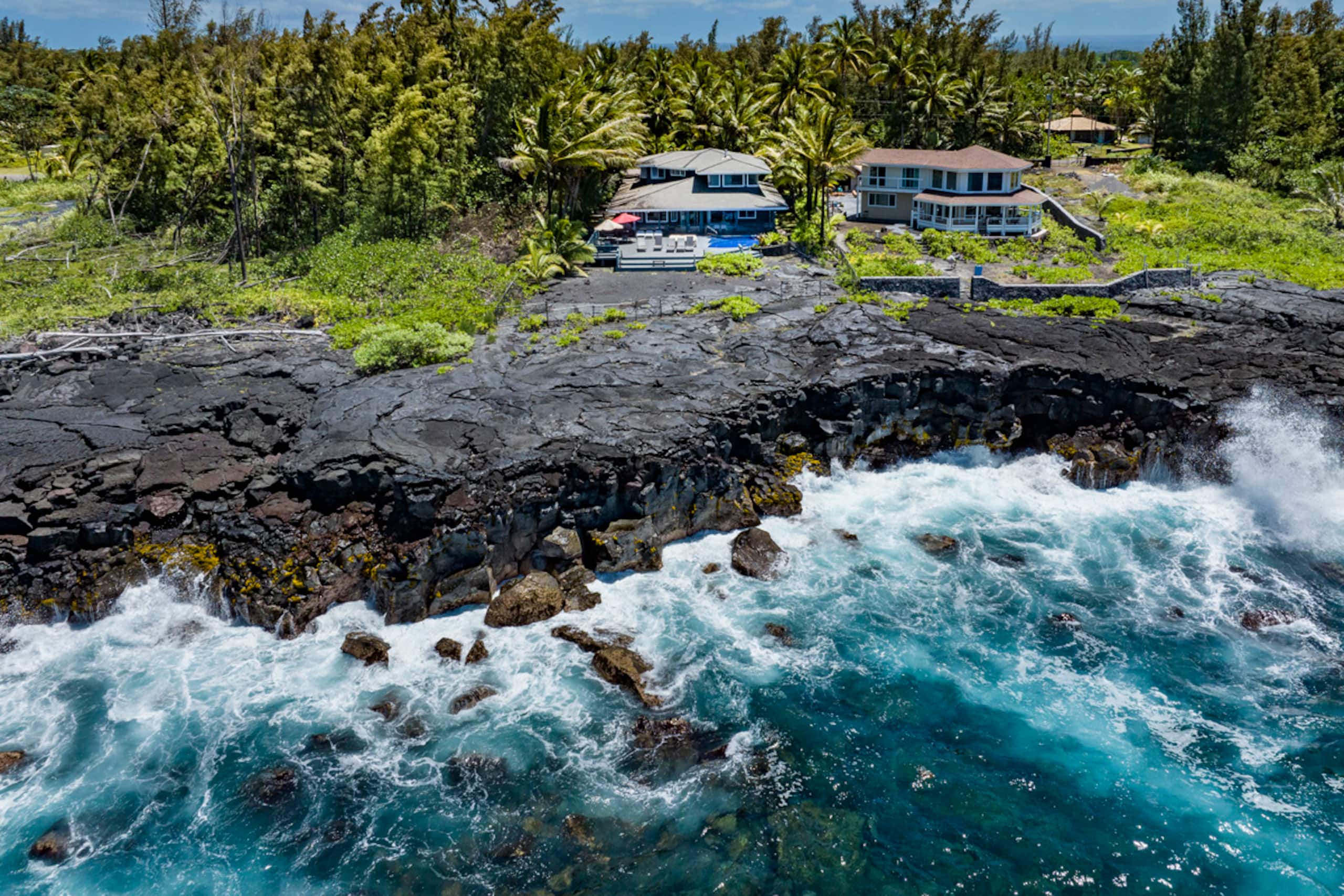 Home in Keaau · ★4.71 · 4 bedrooms · 4 beds · 5 baths - Image 72