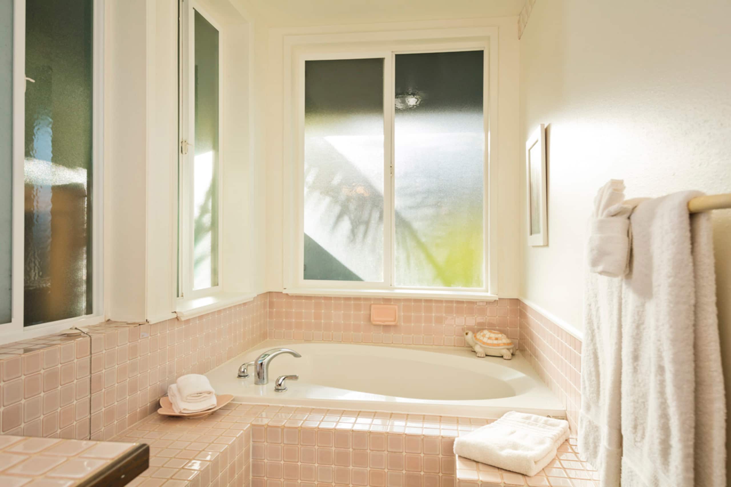Home in Keaau · ★4.71 · 4 bedrooms · 4 beds · 5 baths - Image 27