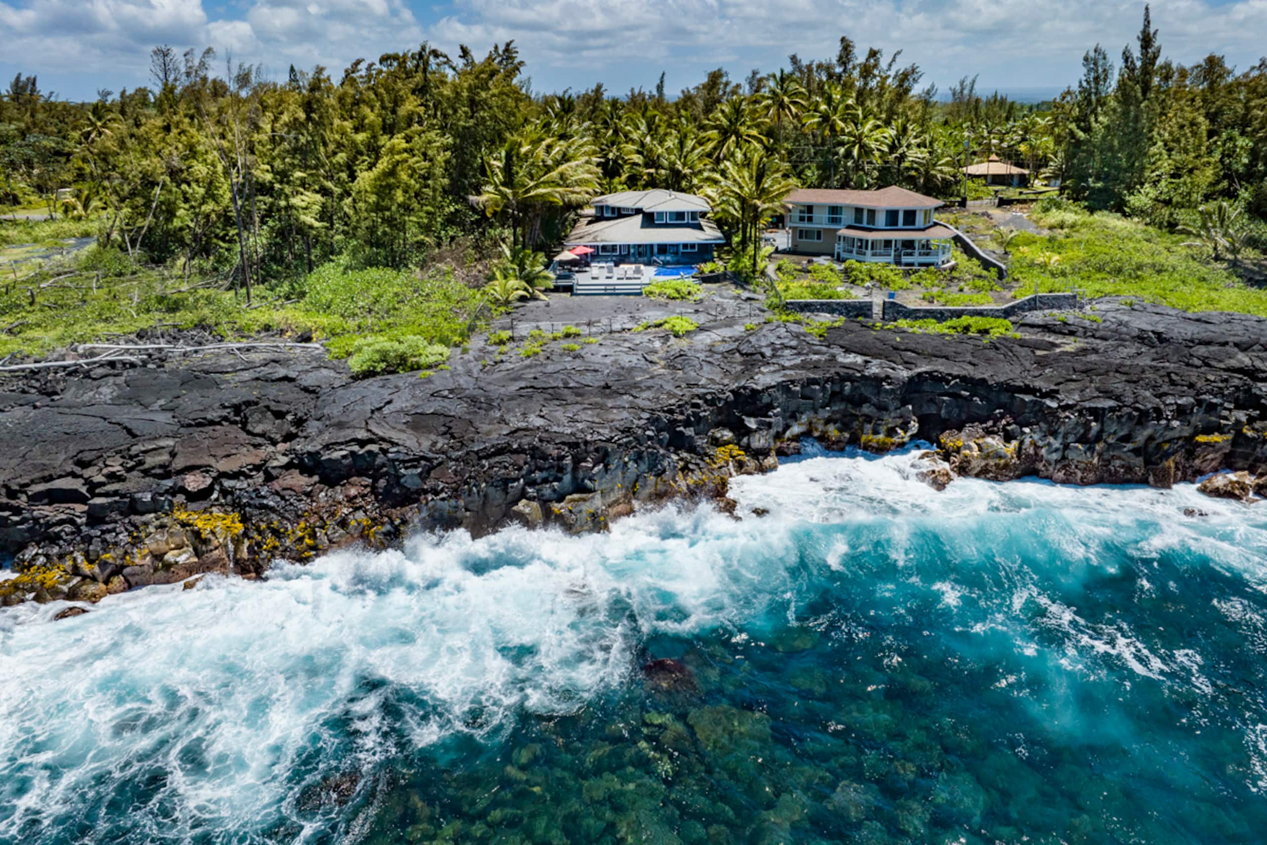 Home in Keaau · ★4.71 · 4 bedrooms · 4 beds · 5 baths - Image 47