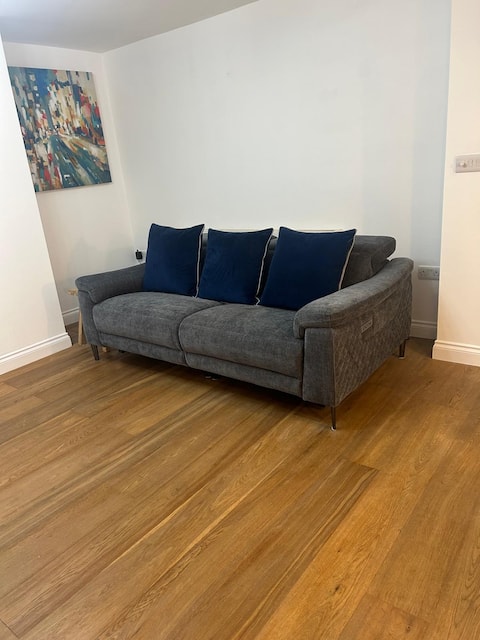 Successful Airbnb property: Bijoux Garden Flat in Ilkley in Bradford