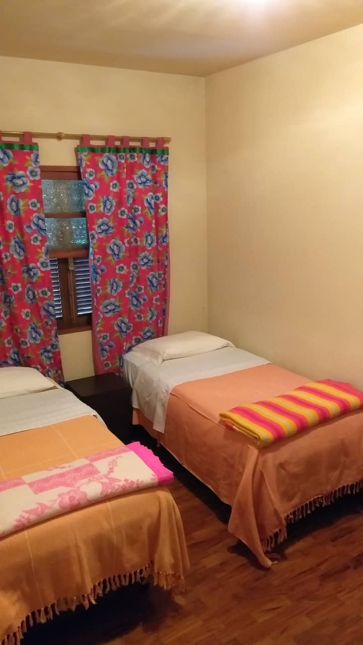 соба 03 со 2 единечни кревета