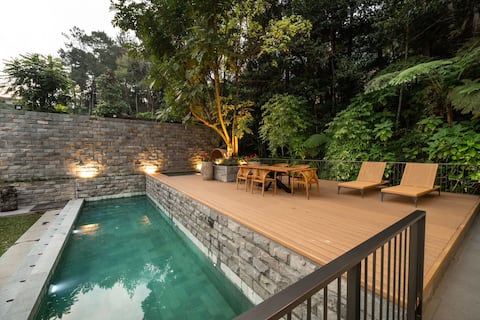 Villa 12br Lembang Florenz