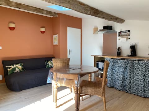 Small charming apartment with hot tub.