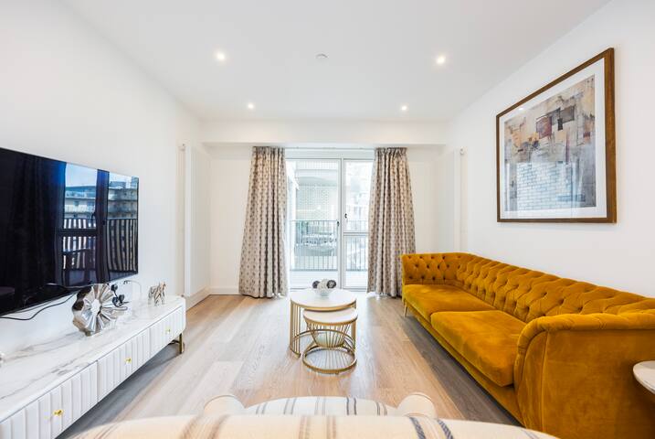 Excel Pad 3 Bed 3 Bath Apartment gallery image 3