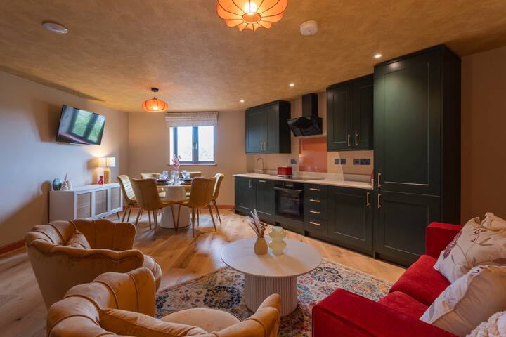 Gray – 2 Bed Luxury Apt. by Mint Stays