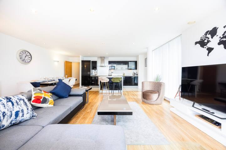 Ross Corner 3 Bed Apartment gallery image 3