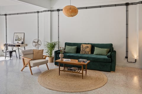 Successful Airbnb property: Large, stylish & central flat in ΚΑΜΠΑ