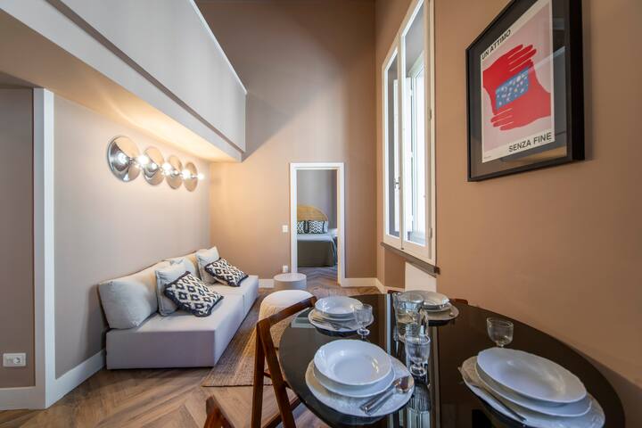 Stylish Apartment on the Lungarno in Florence gallery image 2