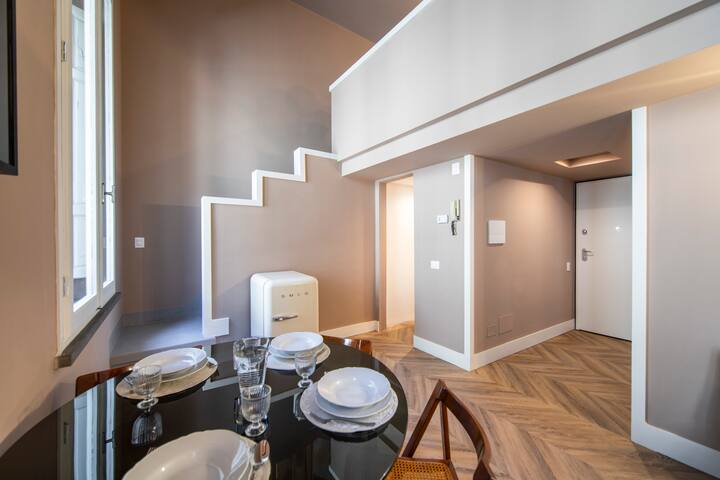 Stylish Apartment on the Lungarno in Florence gallery image 3
