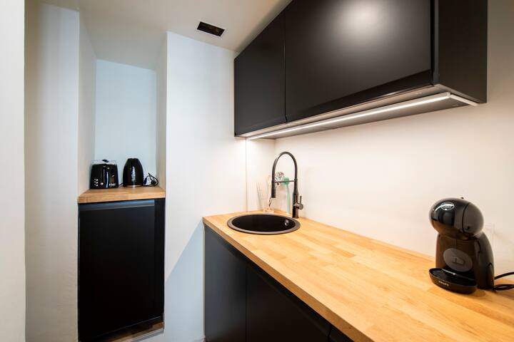 Stylish Apartment on the Lungarno in Florence gallery image 4