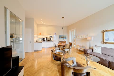 Successful Airbnb property: Apt. Sissi_garden view quiet beautiful perfect, 66 m² in Hietzing