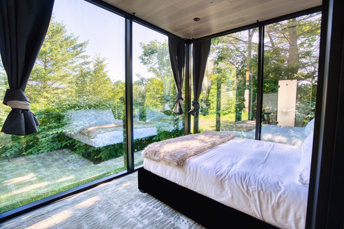 Či už plánujete romantický výlet, výlet za jesenným lístím alebo tichú oslavu narodenín, Haus Windham ponúka dokonalú kombináciu ústrania a štýlu.
