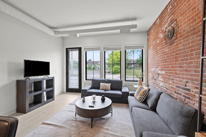 30 Nights  Osu Guests + Wifi - Columbus, OH