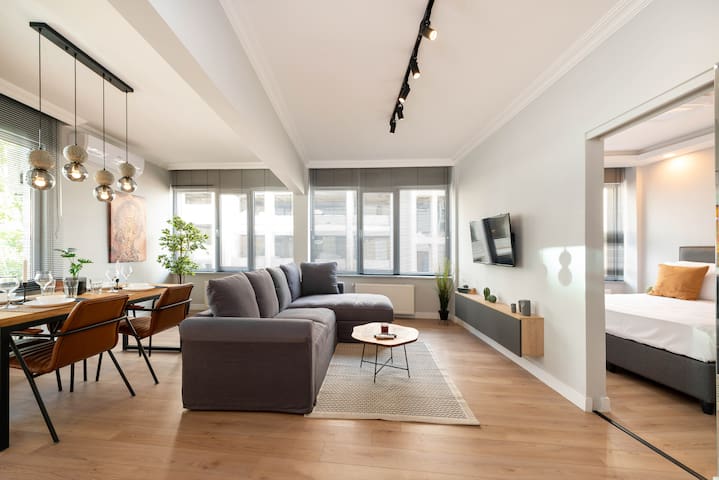 5 pax & Galata Port &Sea view