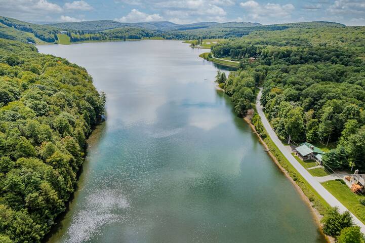 Alpine Lake Vacations managed Airbnb listing 1