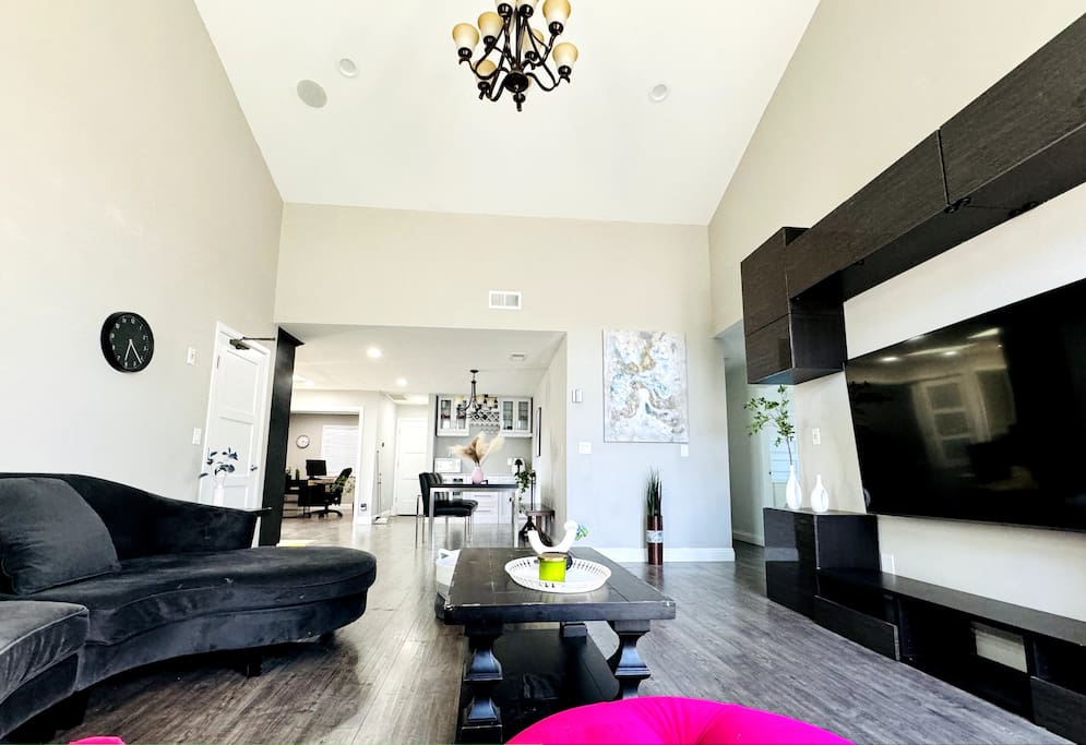 Airbnb 5B/3b House High Ceiling w/ Office&Baby Loft Room