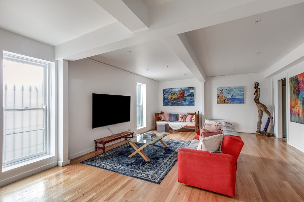 Successful Airbnb property: Kings Arms Warehouse Apartment in North Melbourne