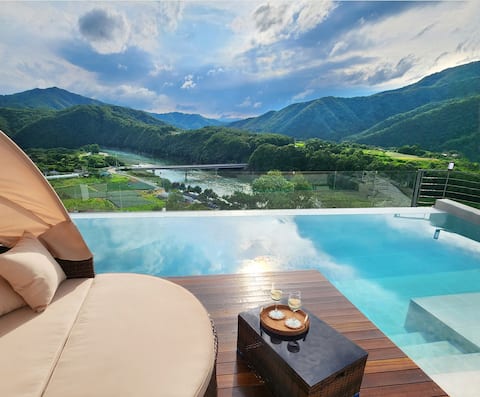 Swell Full Villa, Luxury Newly Built with Hongcheon River View