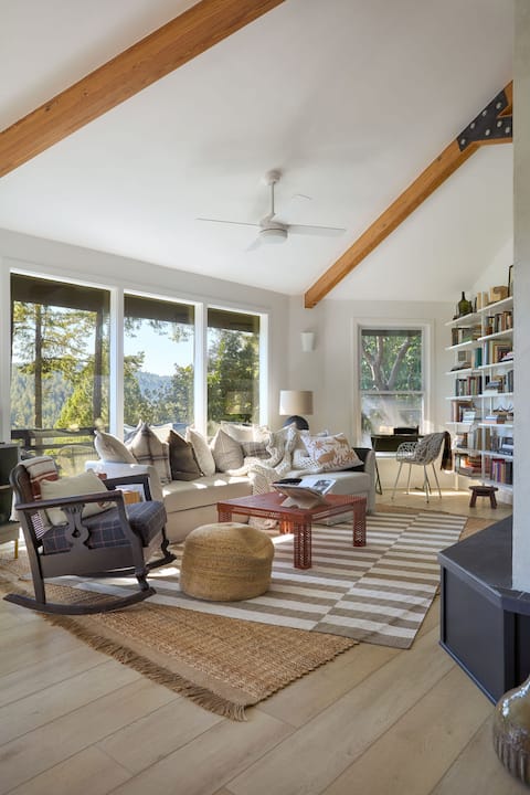 Caz Treehouse: Haven in the Redwoods