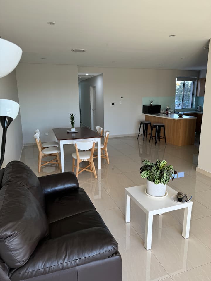 Entire 2 Bedrooms Apartment - Auburn