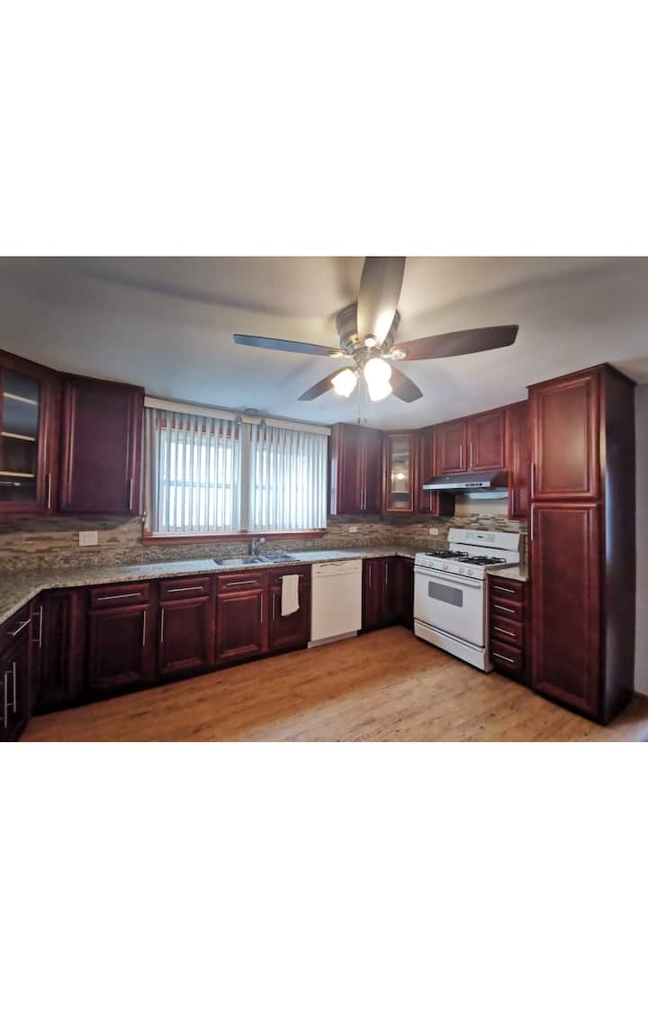 Apartment Near Midway Airport. - Bedford, PA