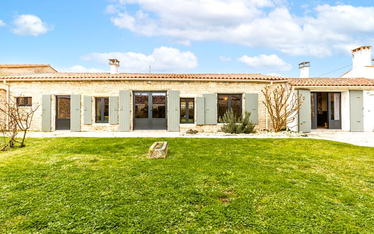 Espaces Atypiques managed Airbnb listing 2