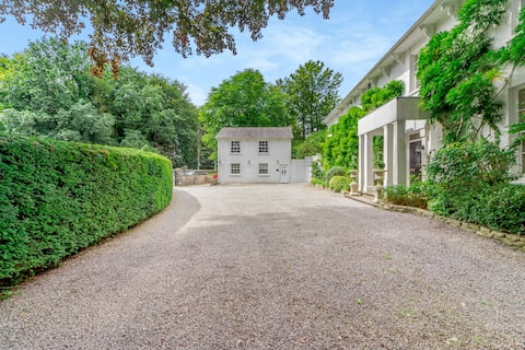 Cowbridge Cottage - shared swimming pool