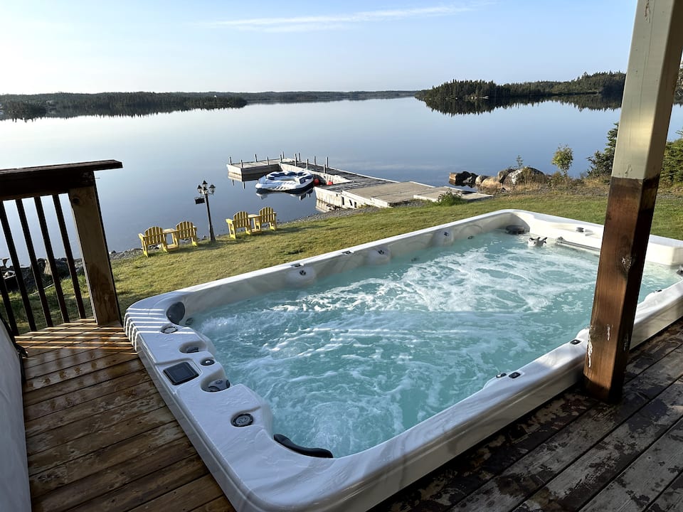 Moments Cottage | Waterfront Spa — photo 1