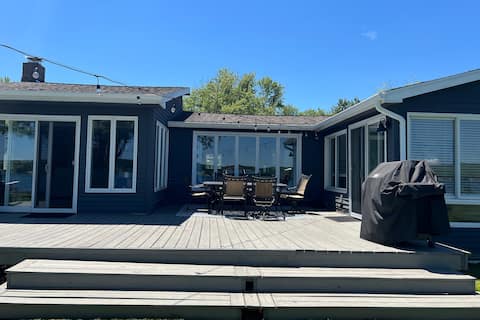 Beautiful lakefront home!