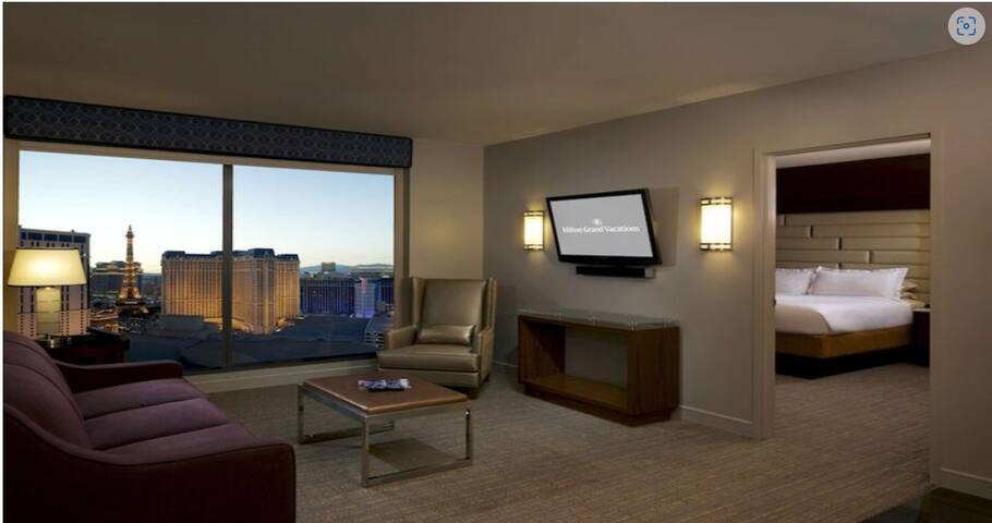 Elara Vegas Strip 3br gallery image 5